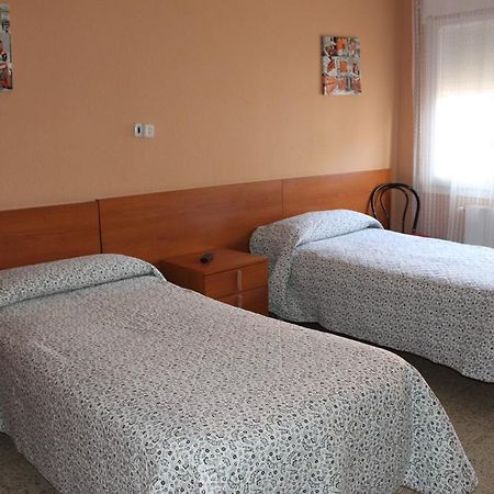 Hostal Cal Siles El Prat de Llobregat Extérieur photo