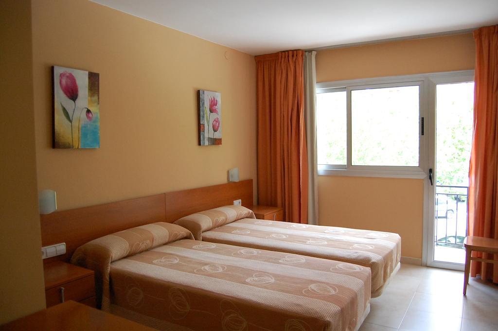 Hostal Cal Siles El Prat de Llobregat Extérieur photo