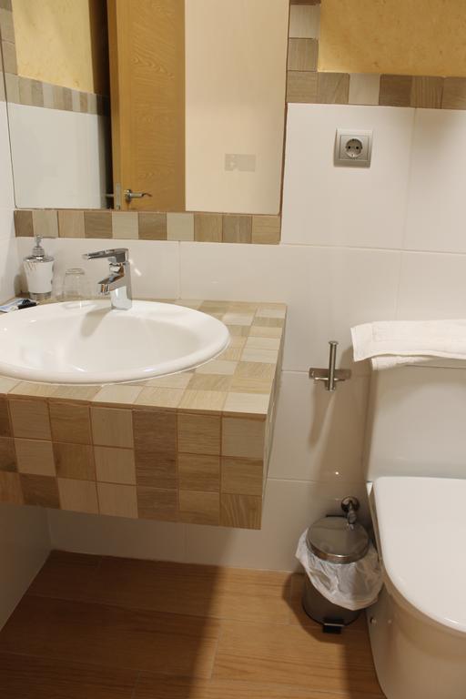 Hostal Cal Siles El Prat de Llobregat Extérieur photo