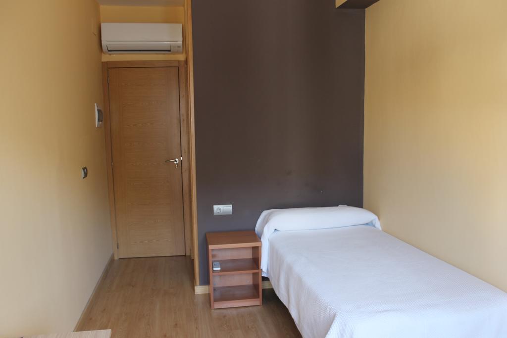 Hostal Cal Siles El Prat de Llobregat Extérieur photo