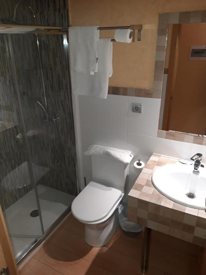 Hostal Cal Siles El Prat de Llobregat Extérieur photo