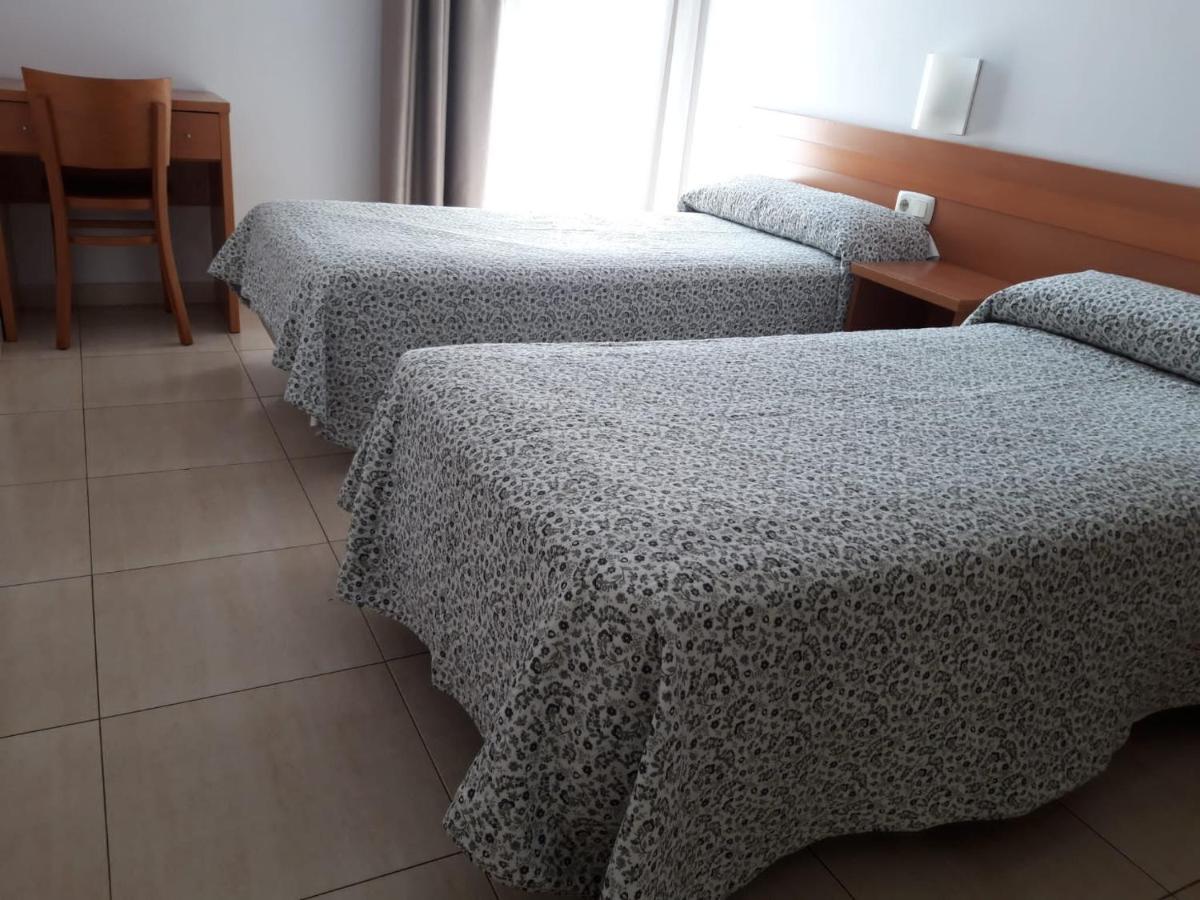 Hostal Cal Siles El Prat de Llobregat Extérieur photo